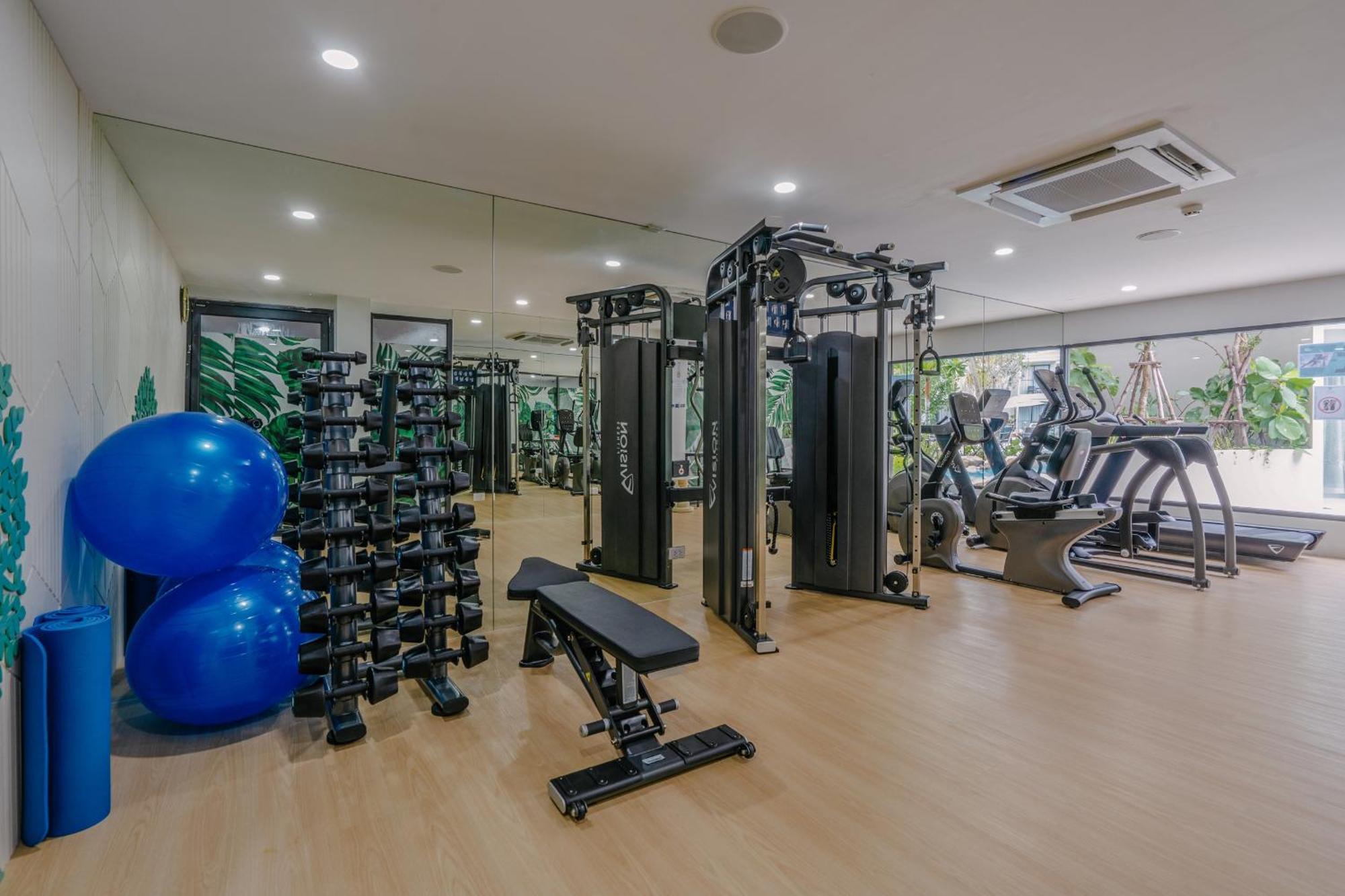 Phuket Emerald Beach Resort Karon Exterior foto