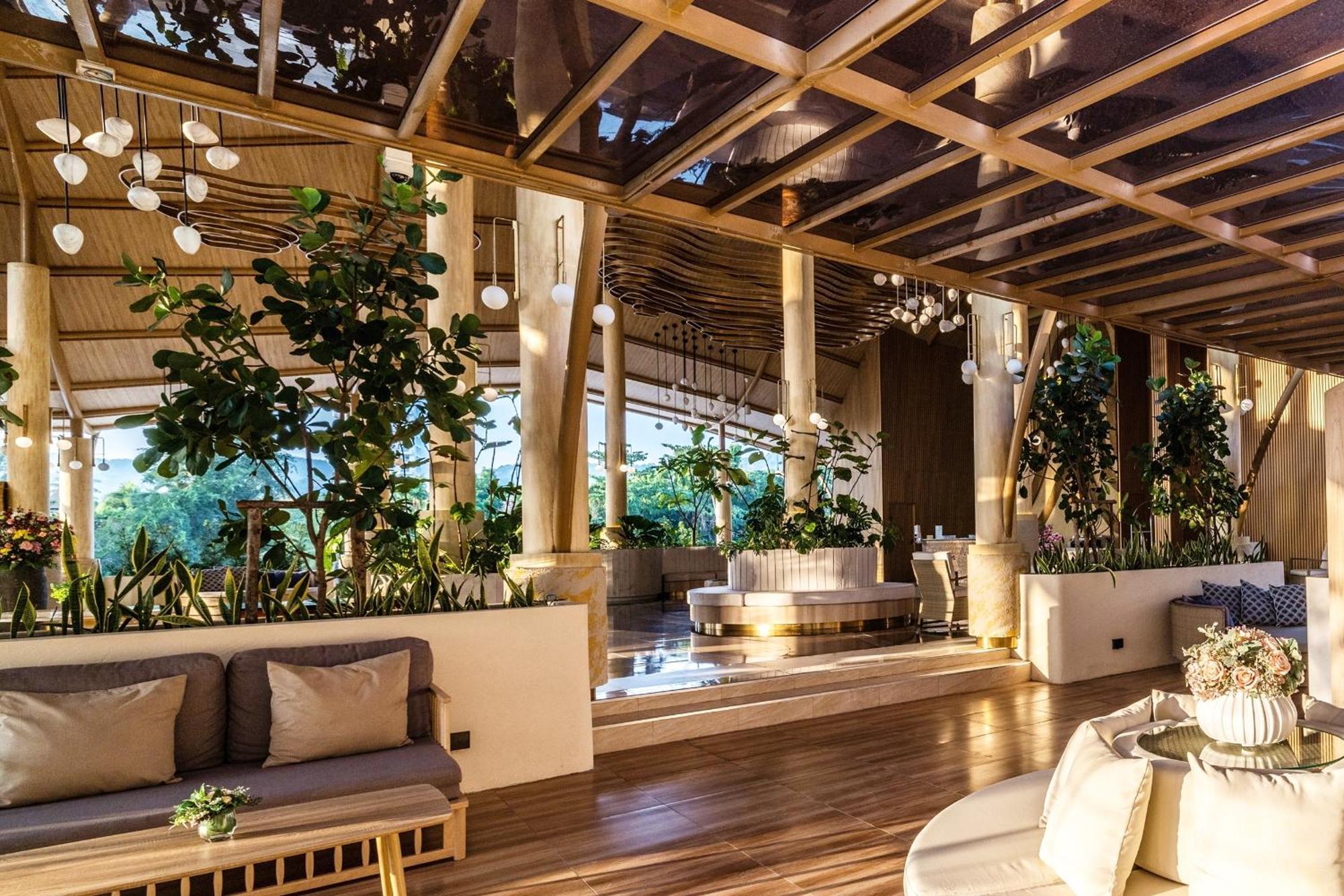 Phuket Emerald Beach Resort Karon Exterior foto